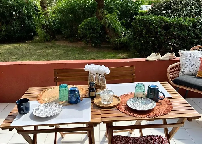 Beautiful Bright And Quiet 32 M Apartment