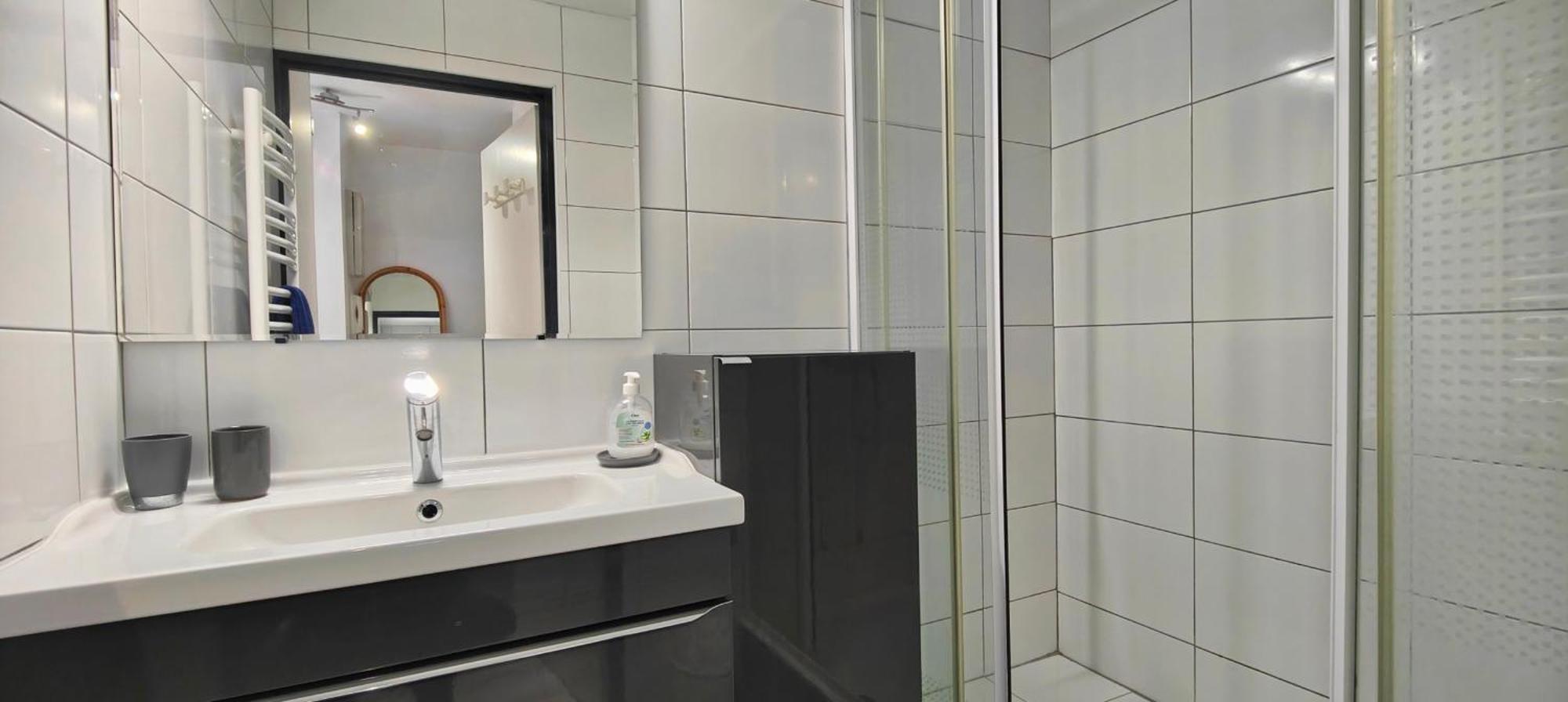Beautiful Bright And Quiet 32 M Appartement